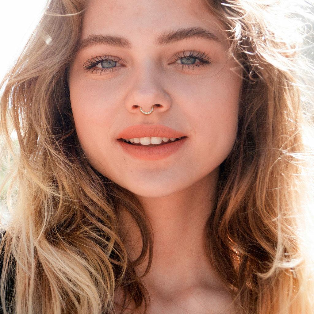 Lävistysrengas, High Quality Front Facing Hinged Rings with CZ/Black