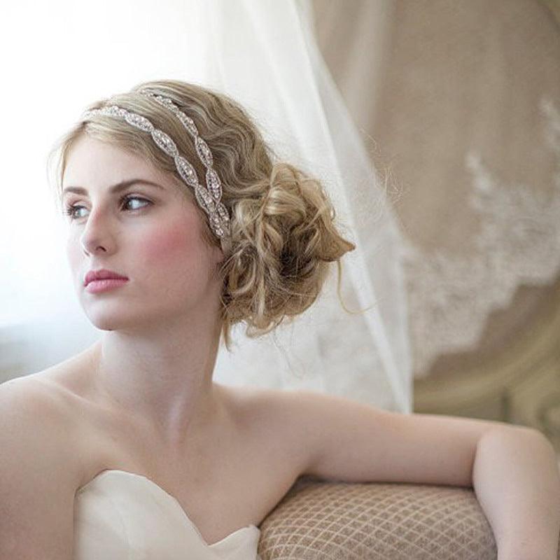 ROMANCE, Glamorous Headpiece -säihkyvä hopeanvärinen hiuskoriste