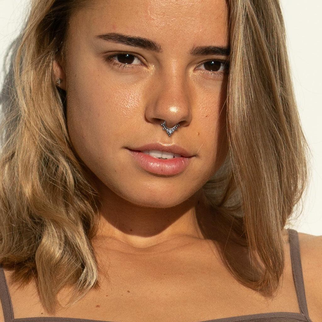 Lävistysrengas, Tribal Beads -titaaninen itämainen clicker-rengas