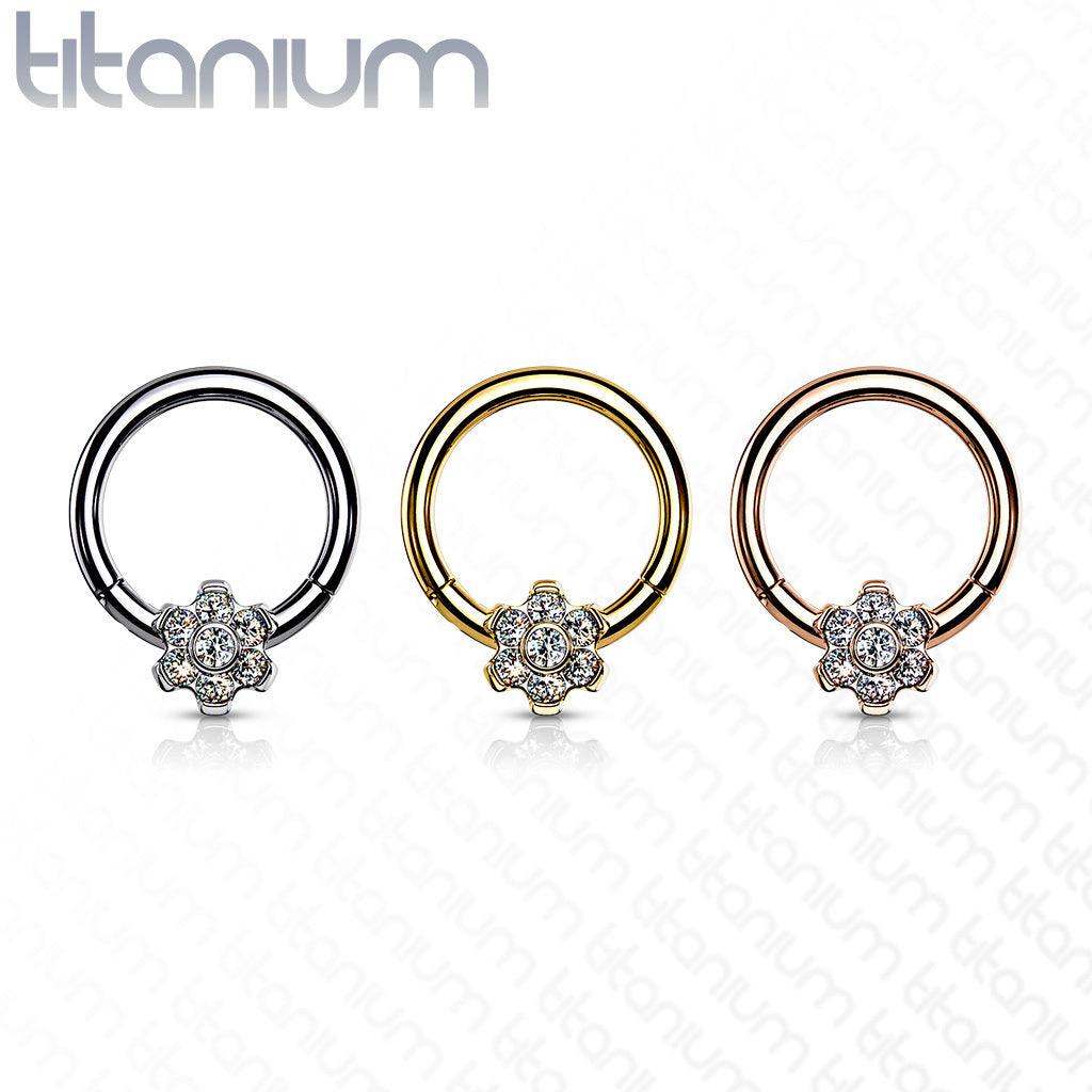 Lävistysrengas, Implant Grade Titanium Ring with CZ Flower in Gold