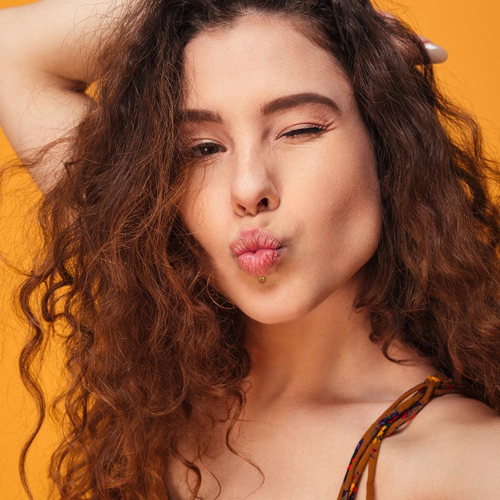 Labret, 14K Gold Labret -kultainen labretkoru