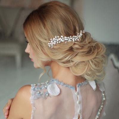 ATHENA BRIDAL | Liliane -helmikoristeinen hiuskoriste (hopea)