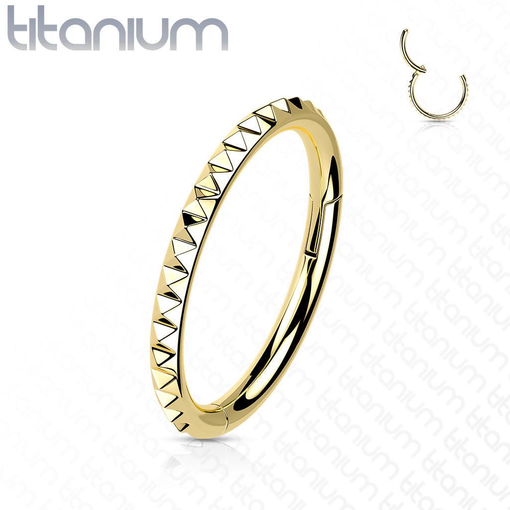 Lävistysrengas, Implant Grade Titanium Pyramid Cut Hoop in Gold