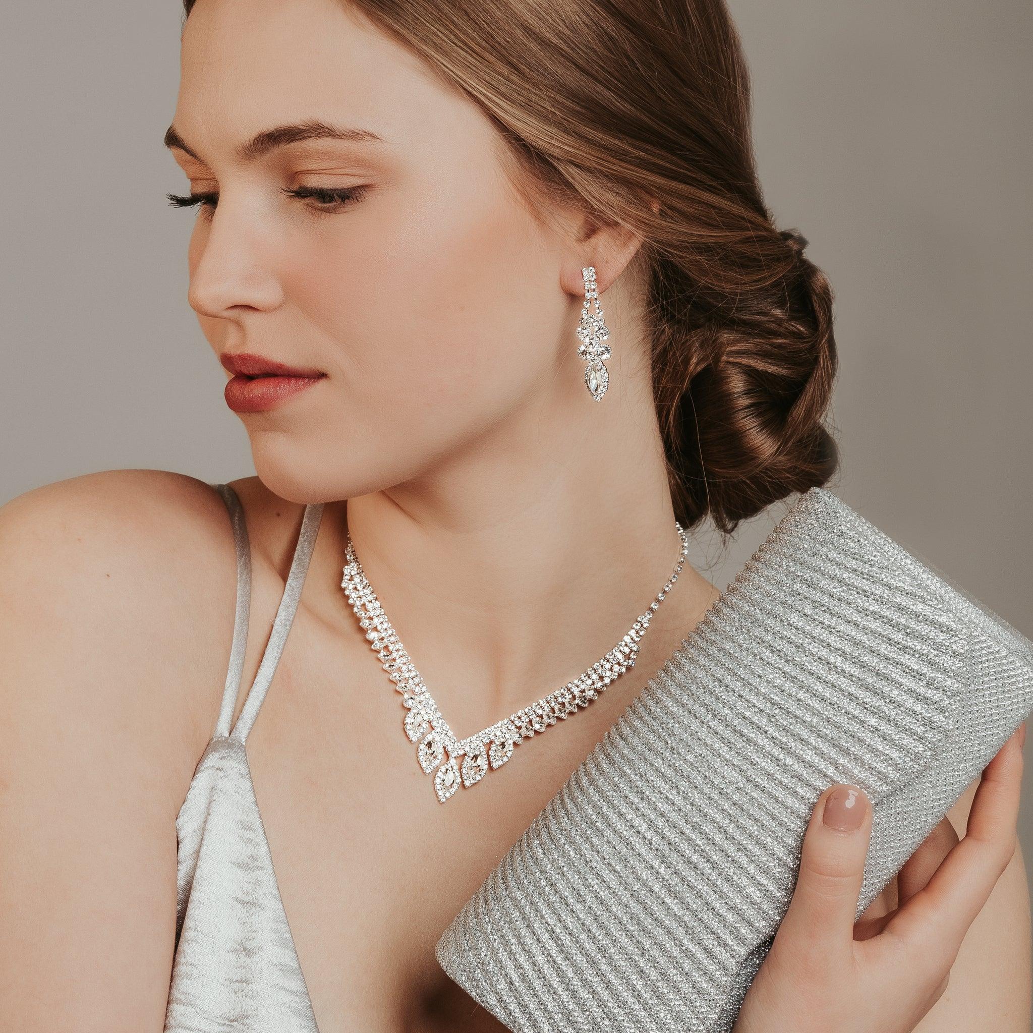 Strassikaulakoru, ROMANCE|Felicia Necklace (myös kullanvärisenä)