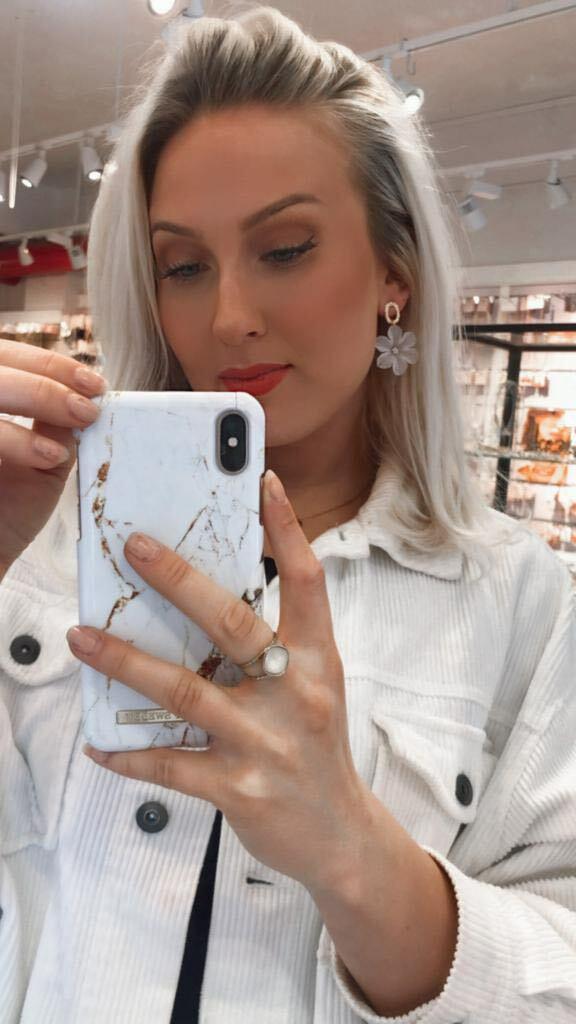 Korvakorut, FRENCH RIVIERA|Riley -valkoiset kukkakorvakorut