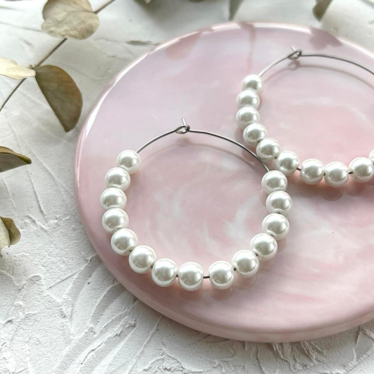 Kirurginteräsrenkaat, Helmi -käsintehdyt helmirenkaat