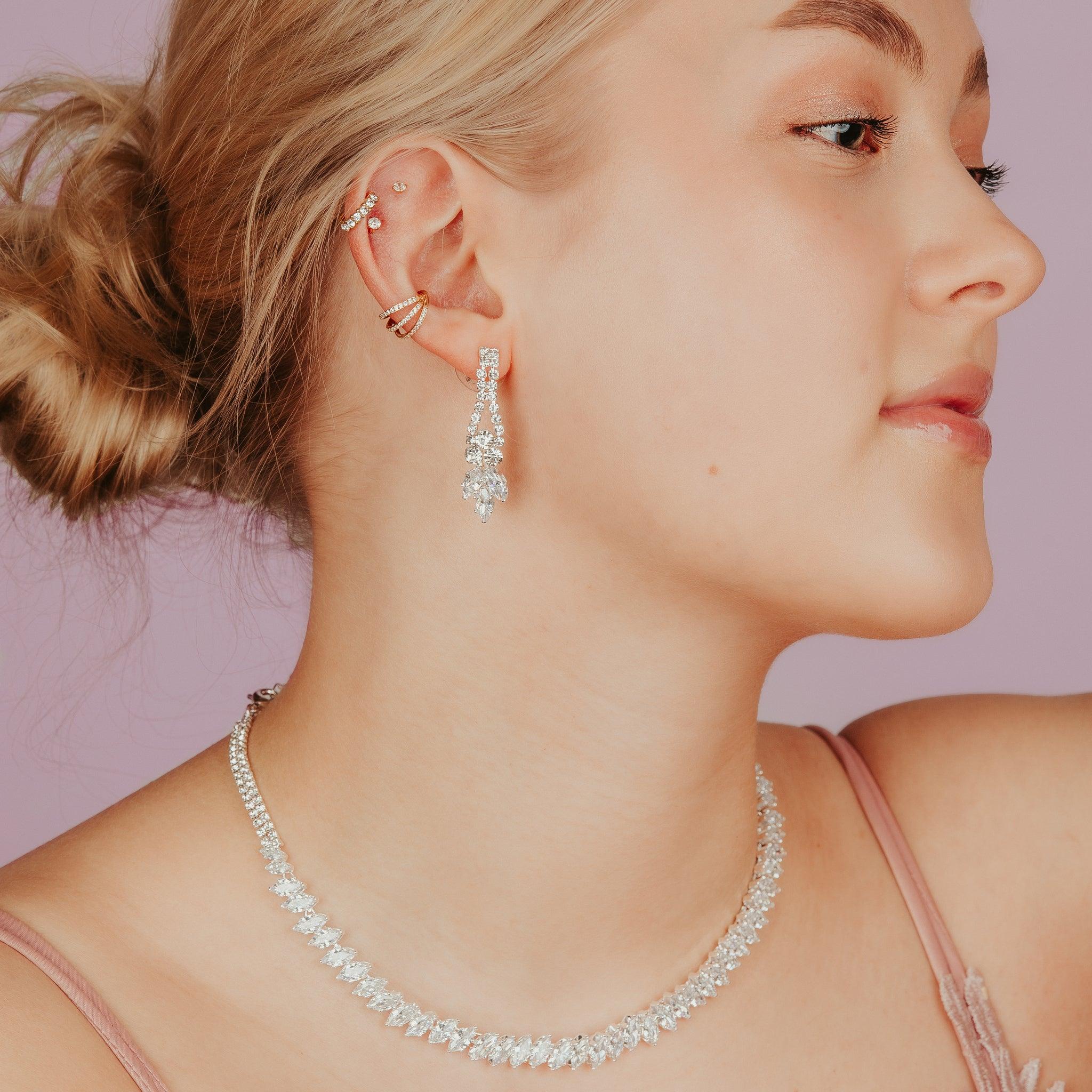 Juhlakaulakoru, ROMANCE|Grace -hopeanvärinen Cubic Zirconia kaulakoru