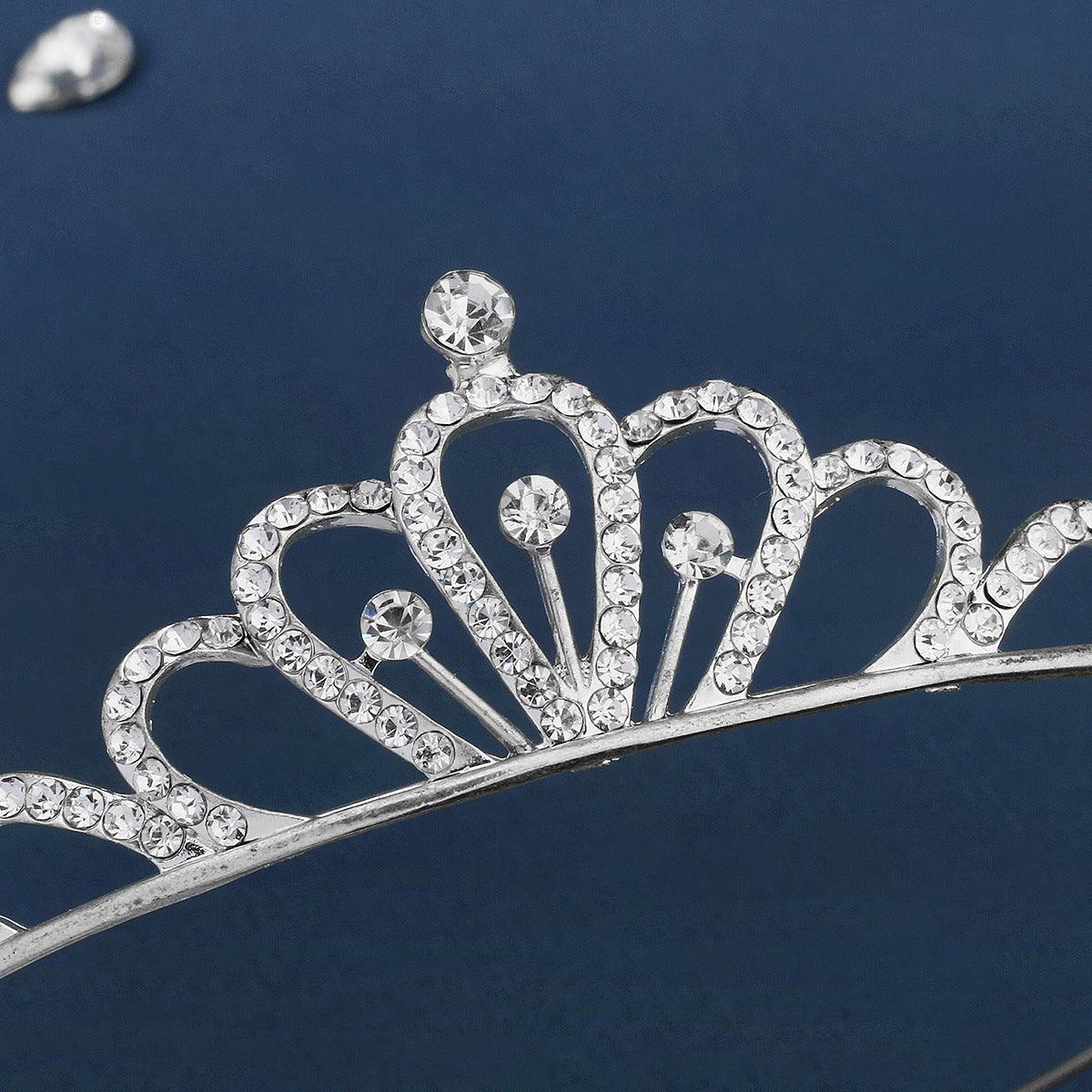 ROMANCE|Linette -hopeanvärinen kirkaskivinen tiara