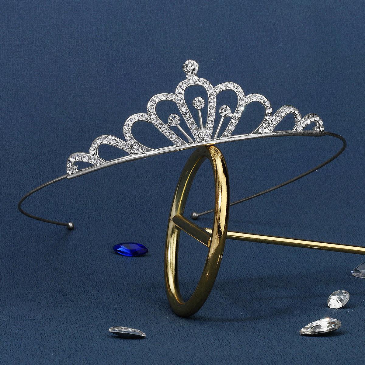 ROMANCE|Linette -hopeanvärinen kirkaskivinen tiara