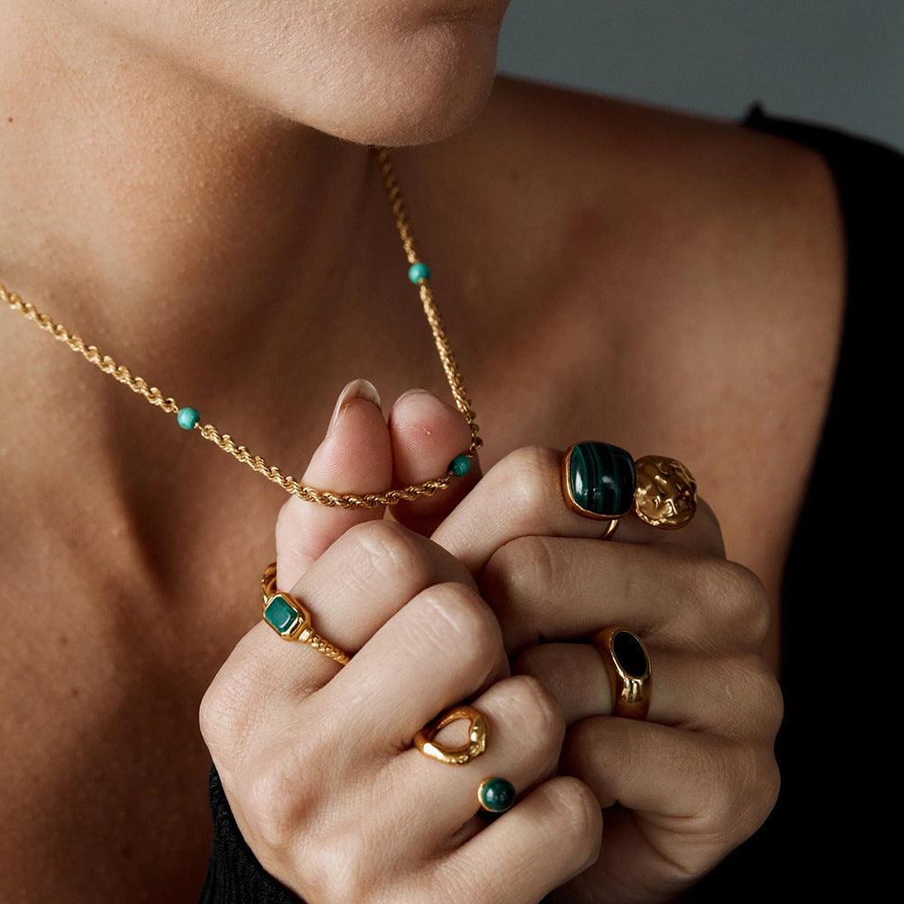 FRENCH RIVIERA|Ally necklace with malachite pearl in surgical steel