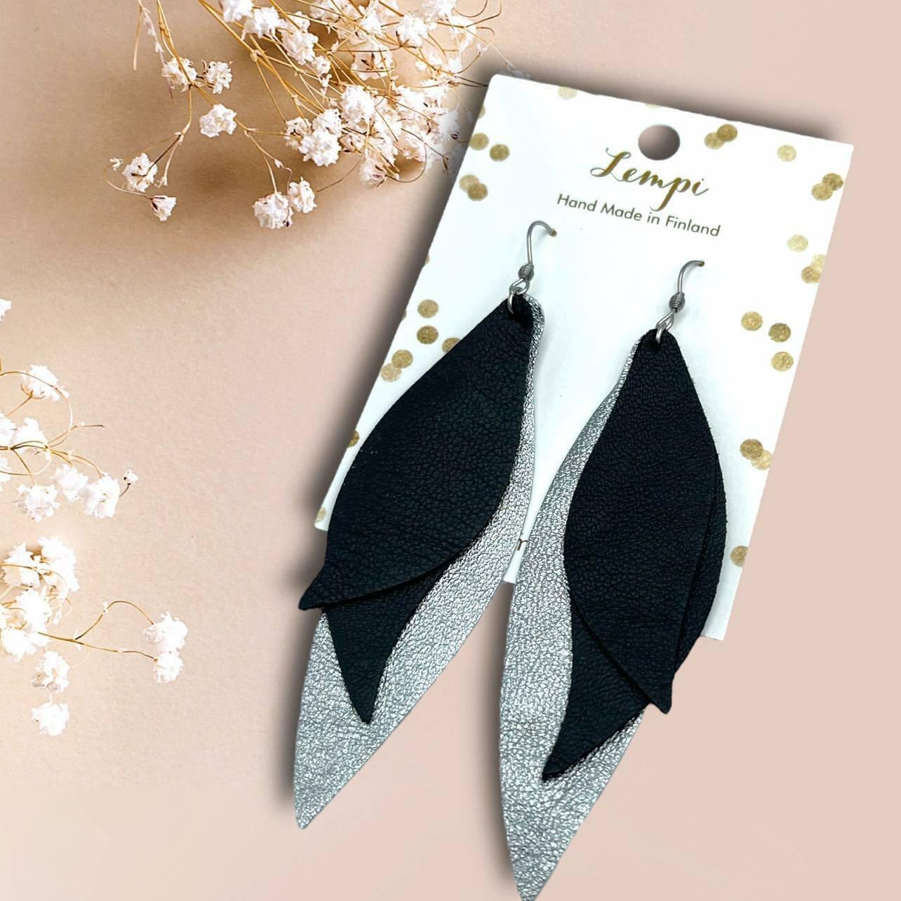 LEMPI®-korvakorut, Siivet (titaani - musta, nahka)