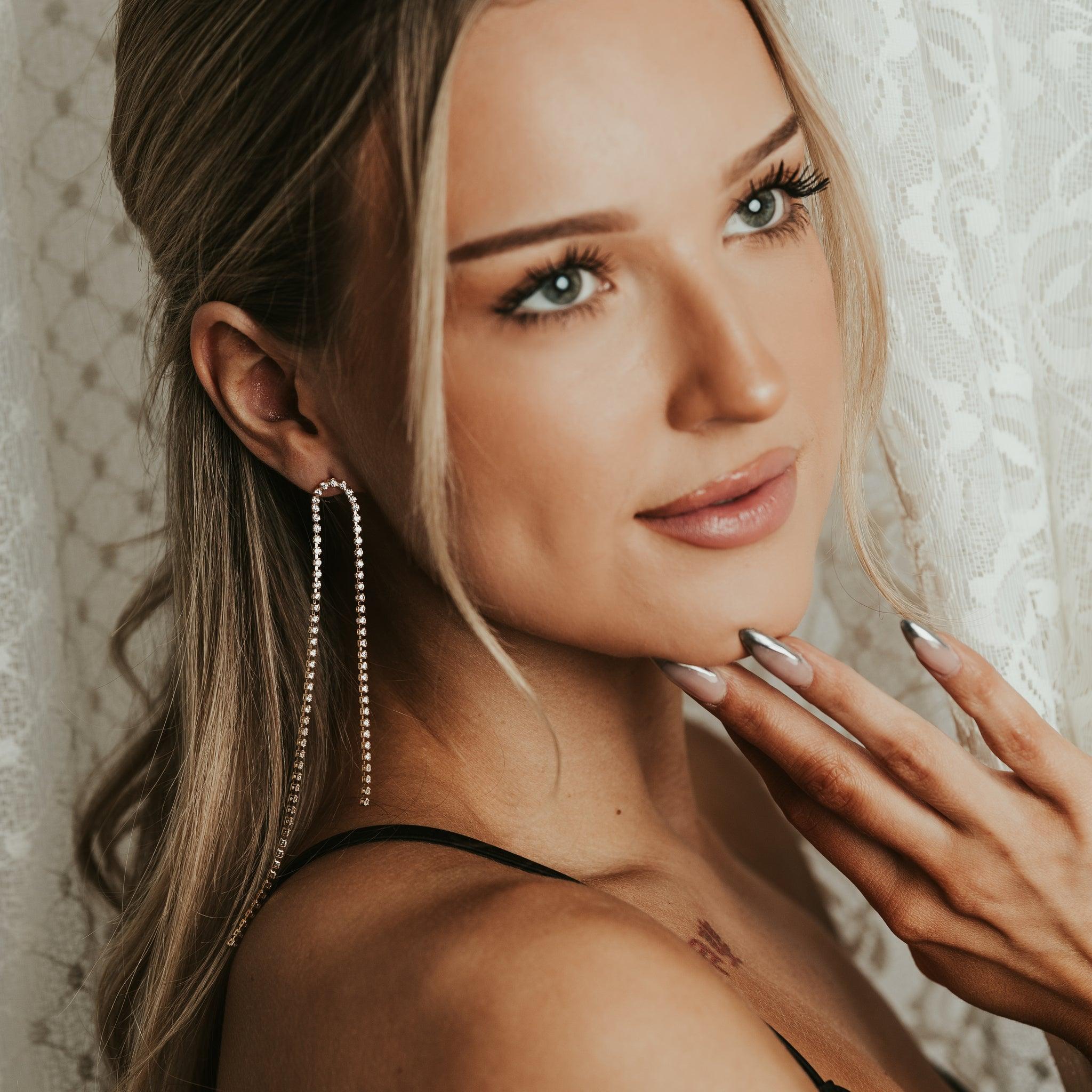 FRENCH RIVIERA|Eléa Earrings -kirkkaat strassikorvakorut (kaksi väriä)