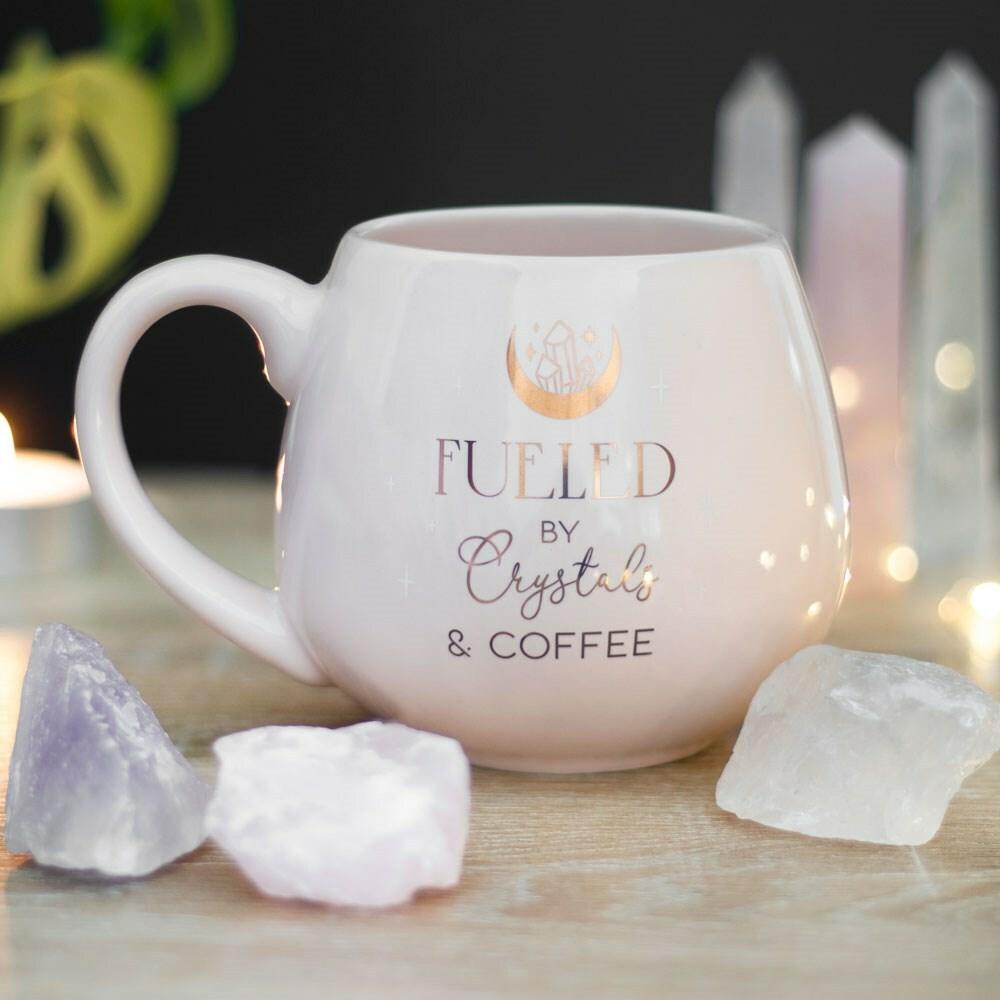 Muki, Fueled By Crystals and Coffee Mug -vaaleanpunainen muki