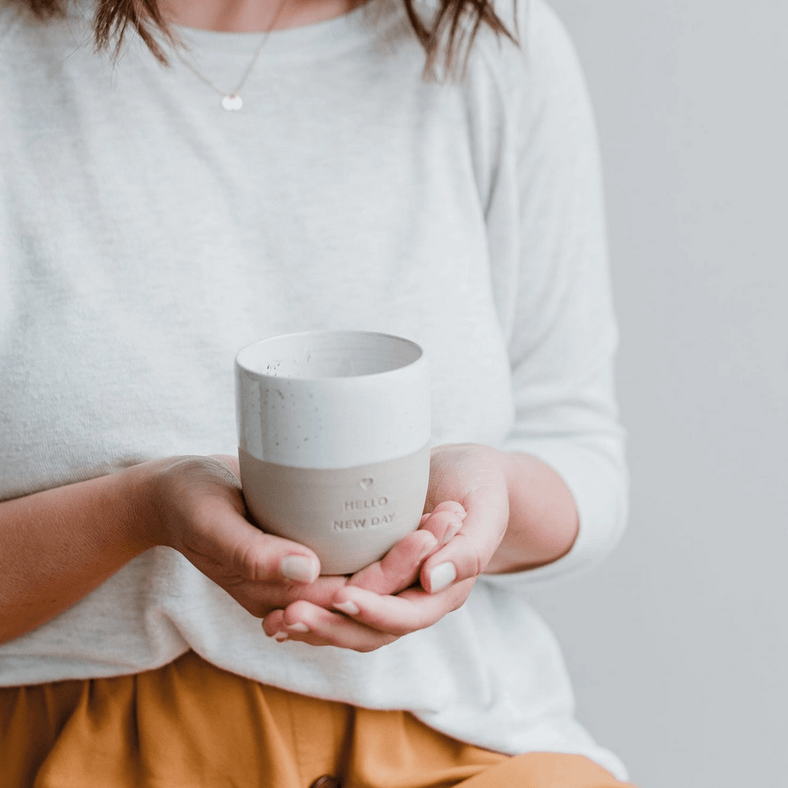 Muki, Hello New Day Mug -käsintehty korvaton tekstimuki