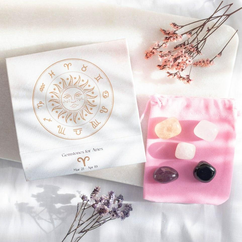 Aries Crystal Tumblestone Set -oinaan luonnonkivi lahjapakkaus