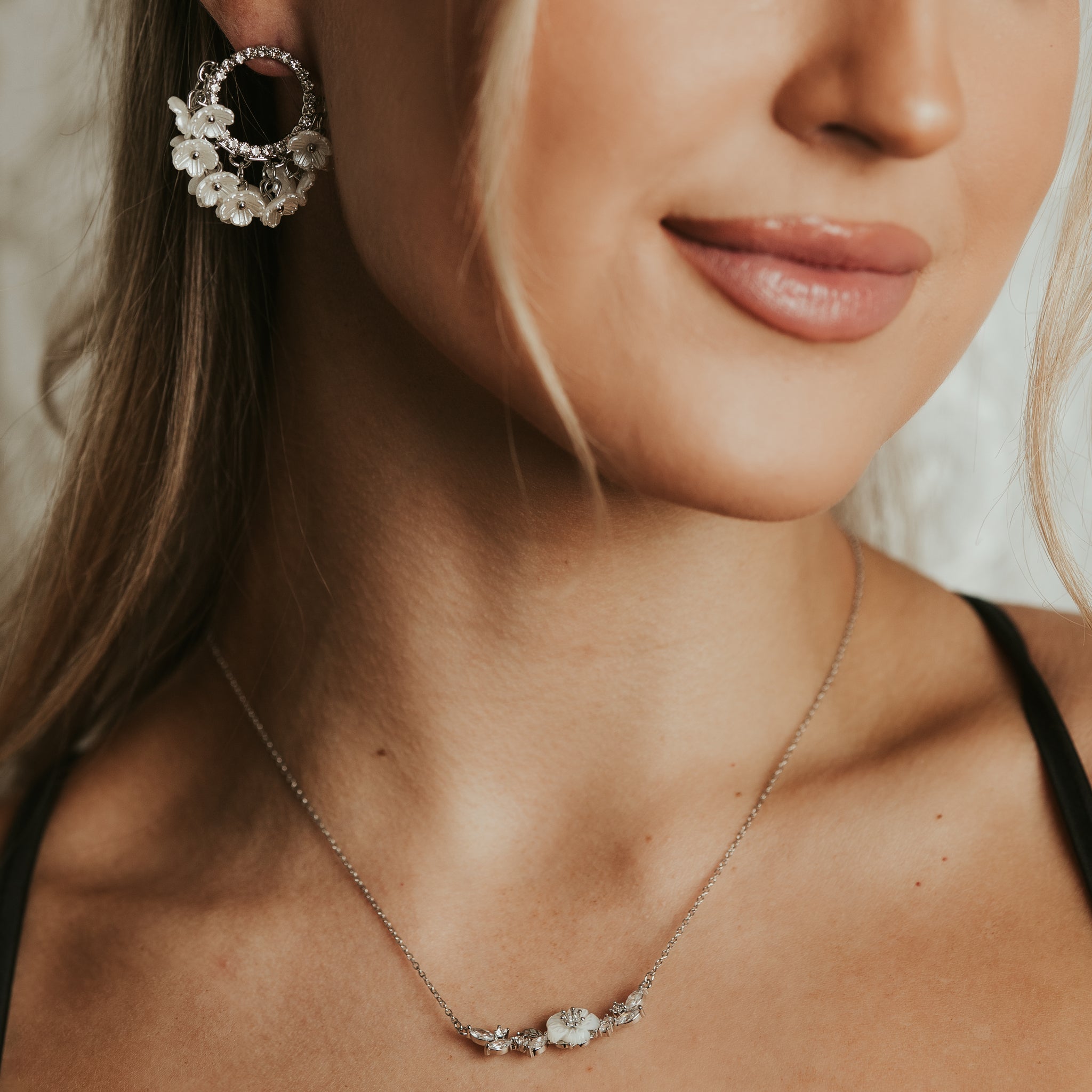 FRENCH RIVIERA|Jenine Earrings -kirkkaat juhlakorvakorut kukin (hopea)