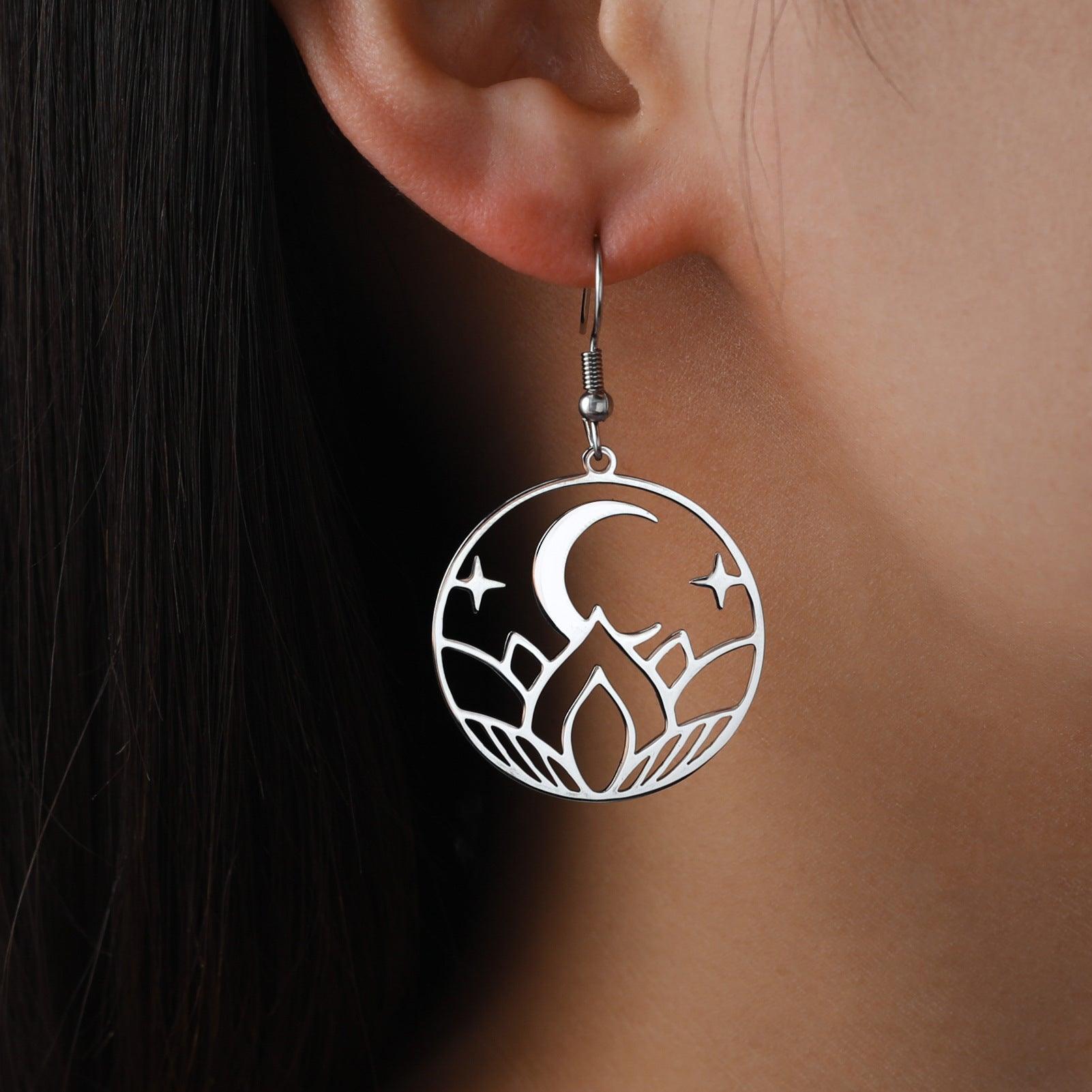 Kirurginteräskorvakorut, Bohemian Lotus -hopeanväriset bohokorvakorut