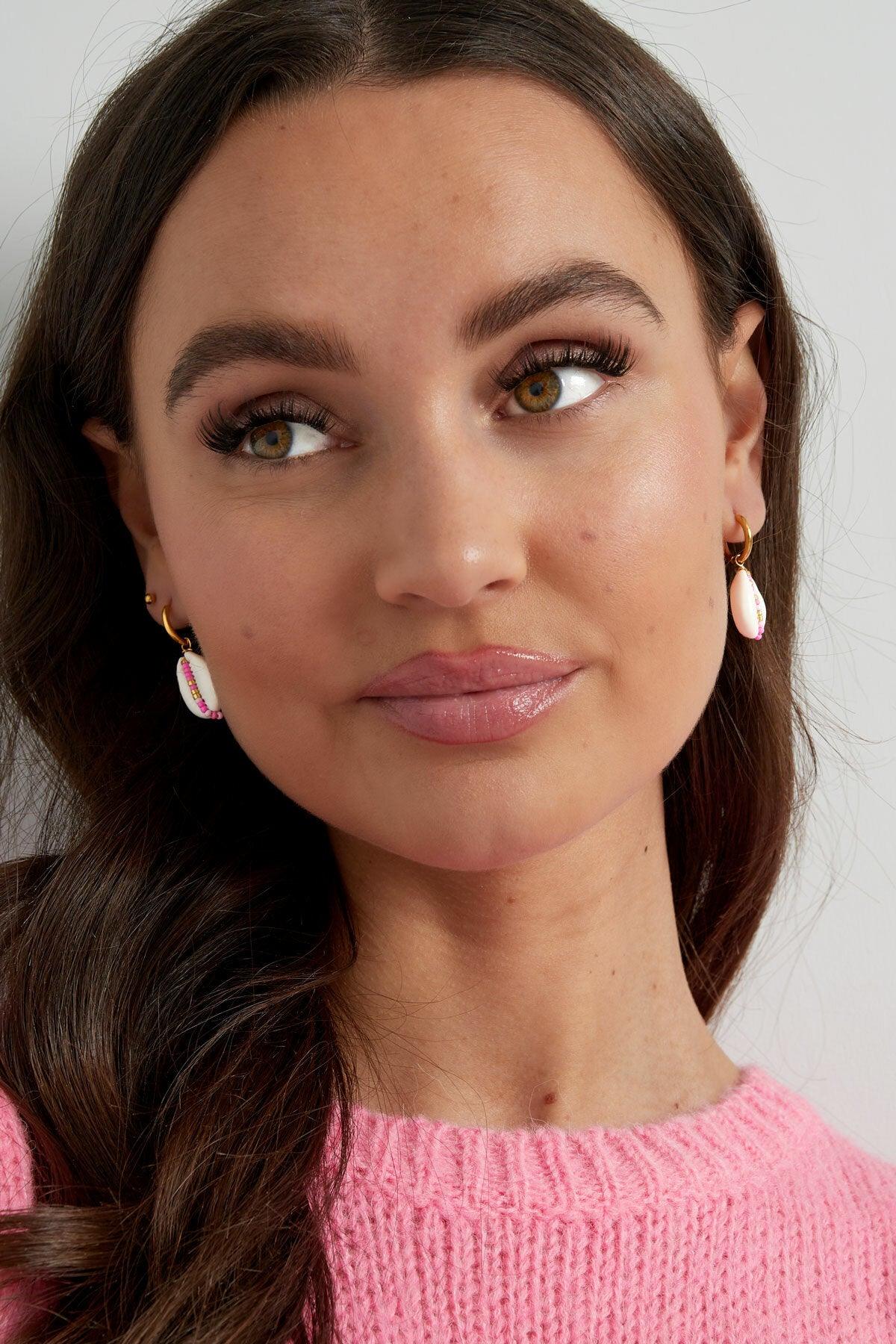 FRENCH RIVIERA | Beach Vibes -kirurginteräsrenkaat simpukoin (pinkki)