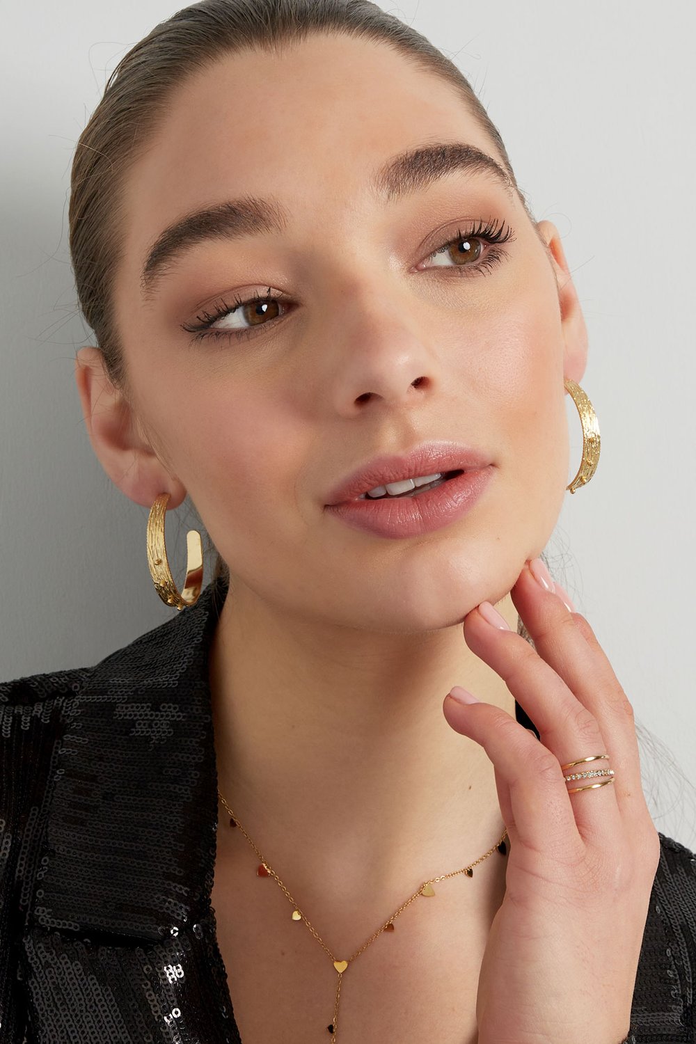 FRENCH RIVIERA | Éclat Hoops – kohokuvioidut kirurginteräsrenkaat