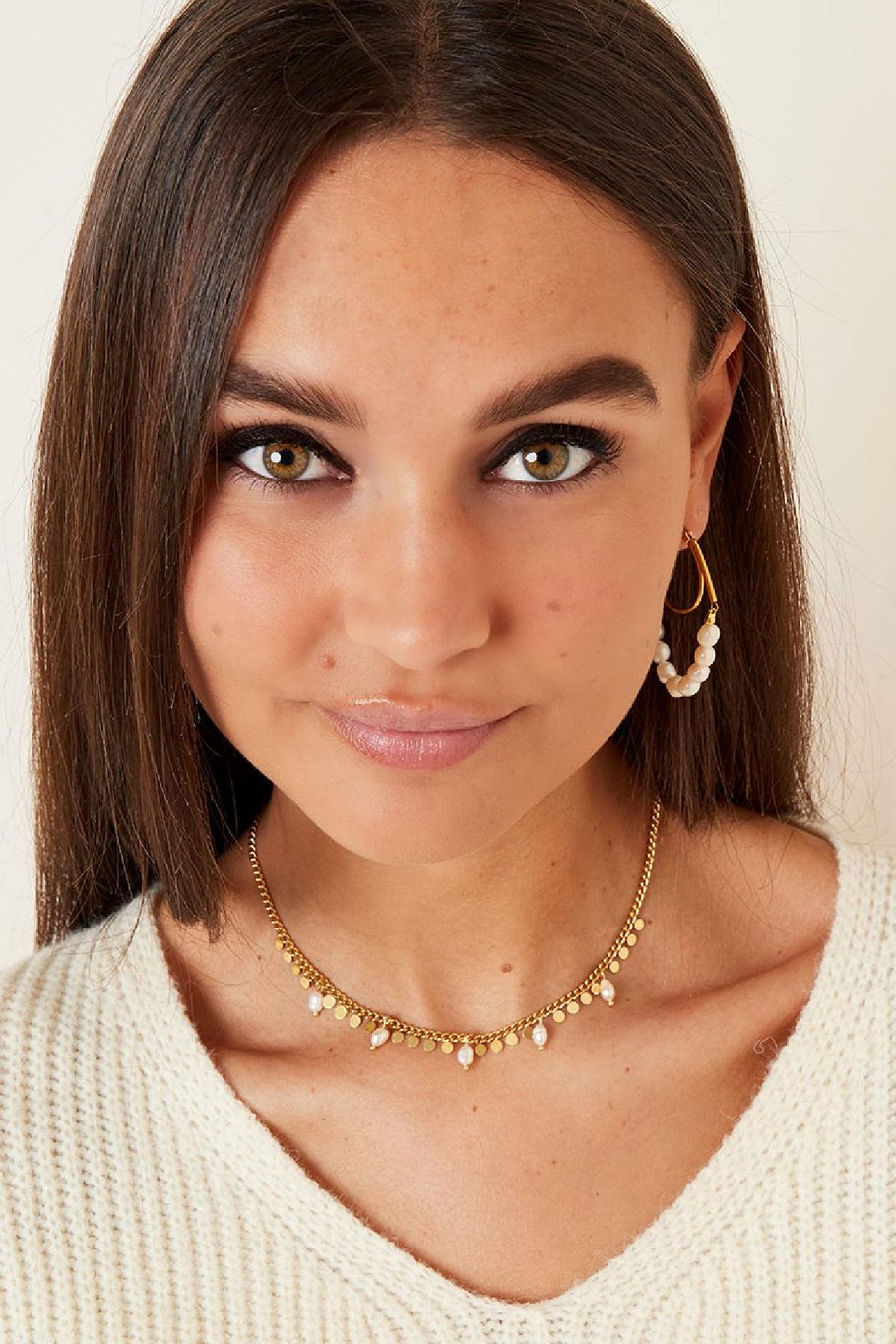 French Riviera | Luna Pearl – makeanvedenhelmikaulakoru kirurginteräksestä