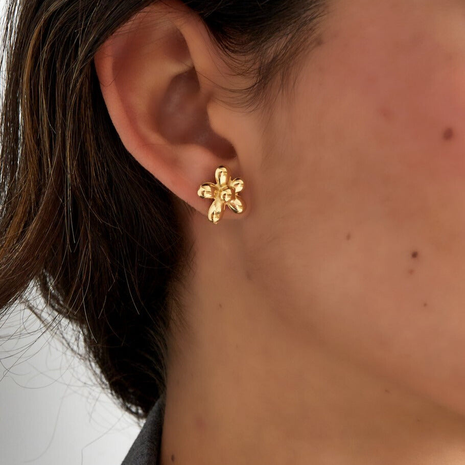 FRENCH RIVIERA | Belle Fleur – kukkakorvakorut (kulta)