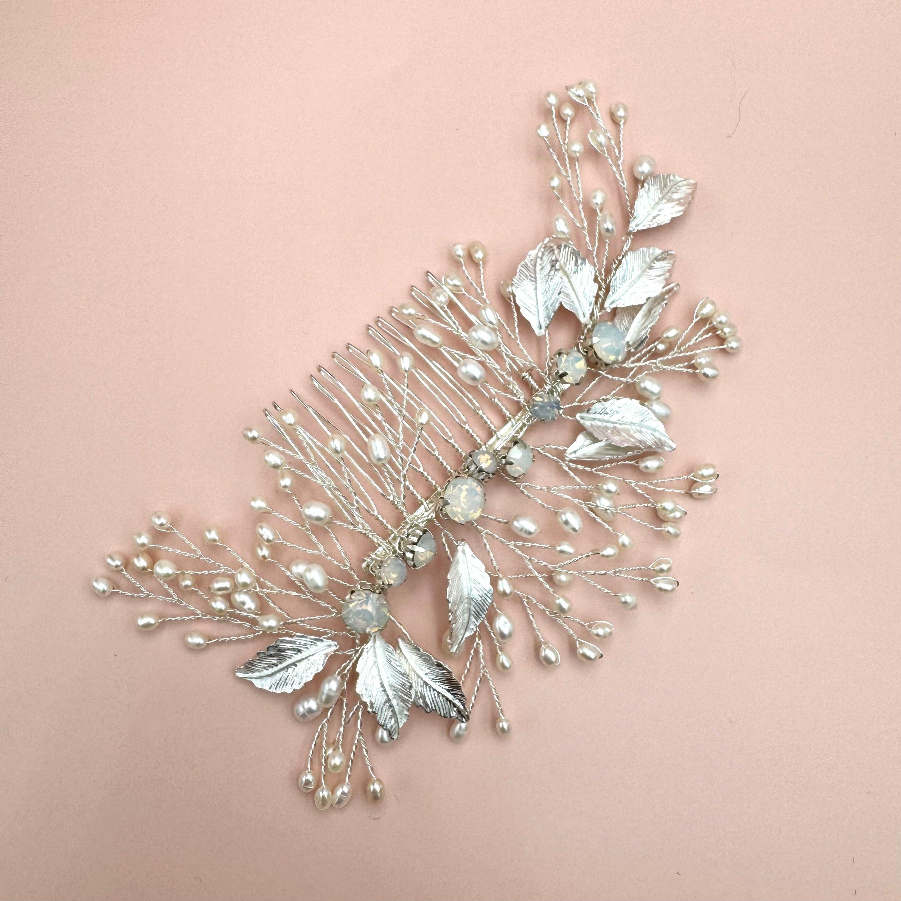 ATHENA BRIDAL | Felicia -helmikoristeinen muotoiltava hiuskoru (hopea)