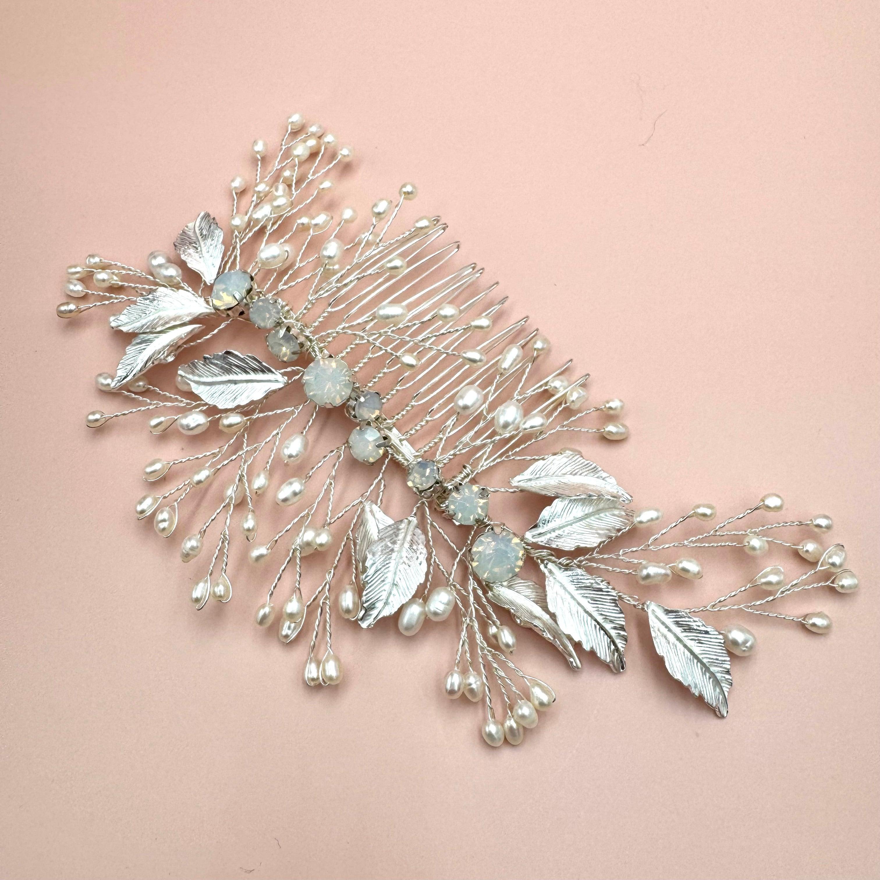 ATHENA BRIDAL | Felicia -helmikoristeinen muotoiltava hiuskoru (hopea)