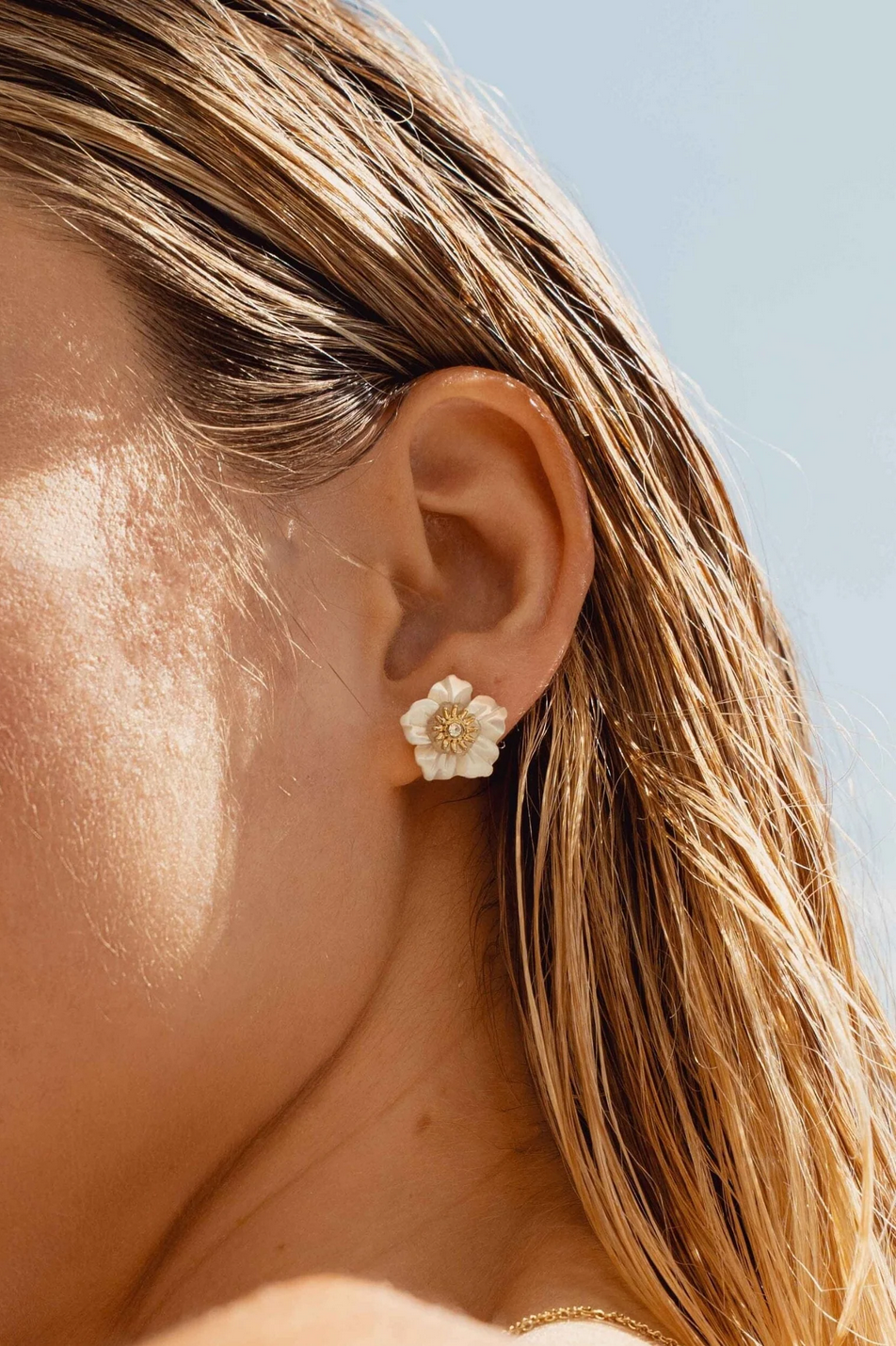 BOHM PARIS | Boucles Corail Bloom – orange stud earrings