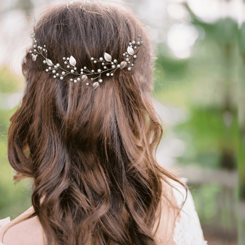 ATHENA BRIDAL | Julie -helmikoristeinen muotoiltava hiuskoru (hopea)