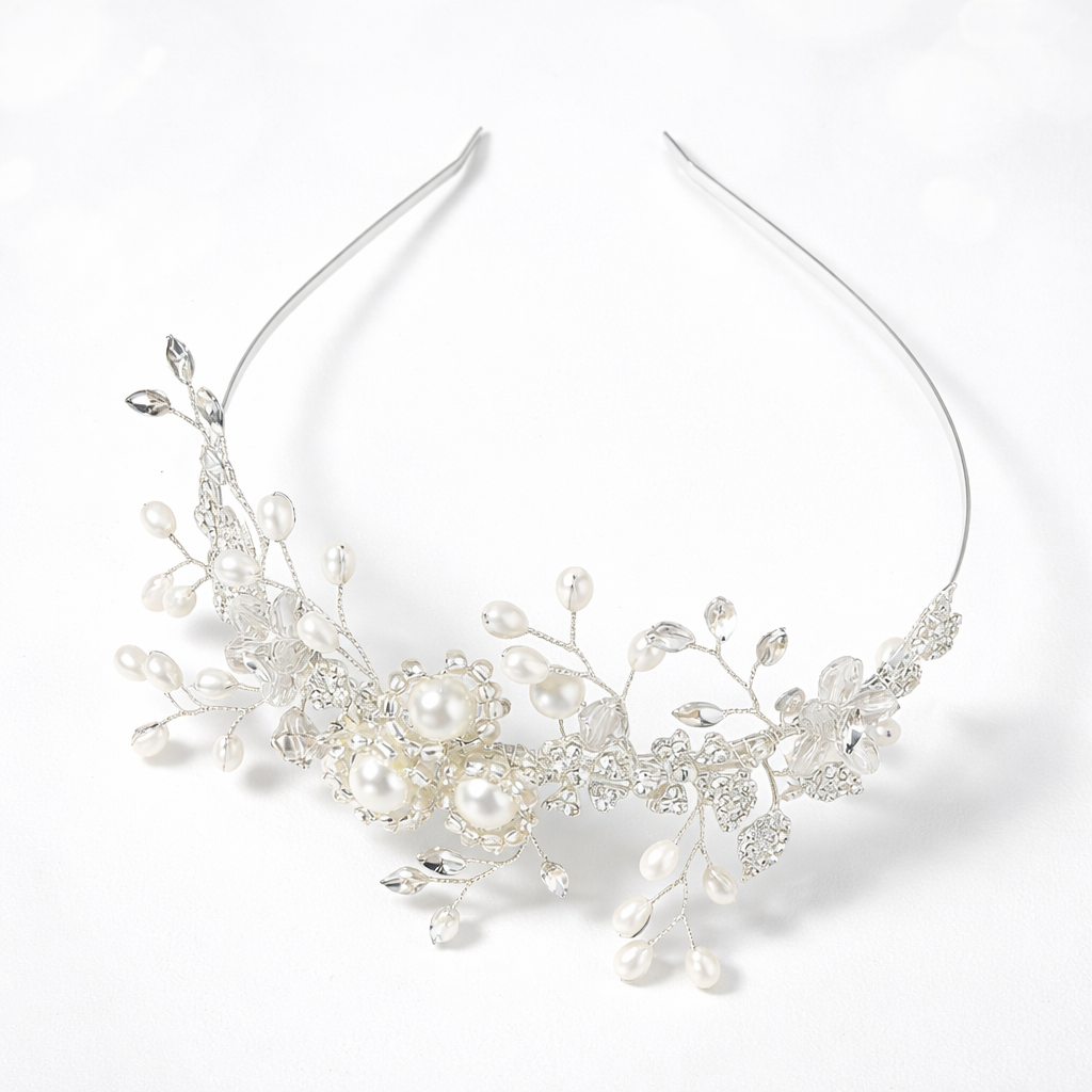 ROMANCE Aveline juhlapanta lähikuvassa – oksamainen helmi- ja kristallimuotoilu