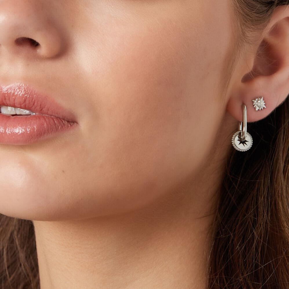 FRENCH RIVIERA | Brianna -kirurginteräsnapit kivellä (hopea)