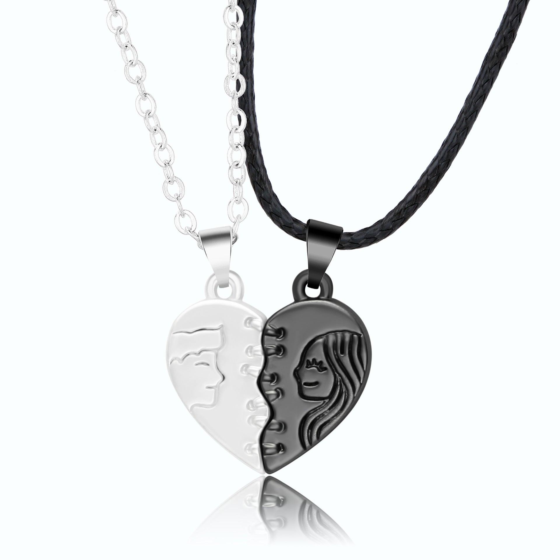 Silver Love Couple Necklace -rakkauskoru