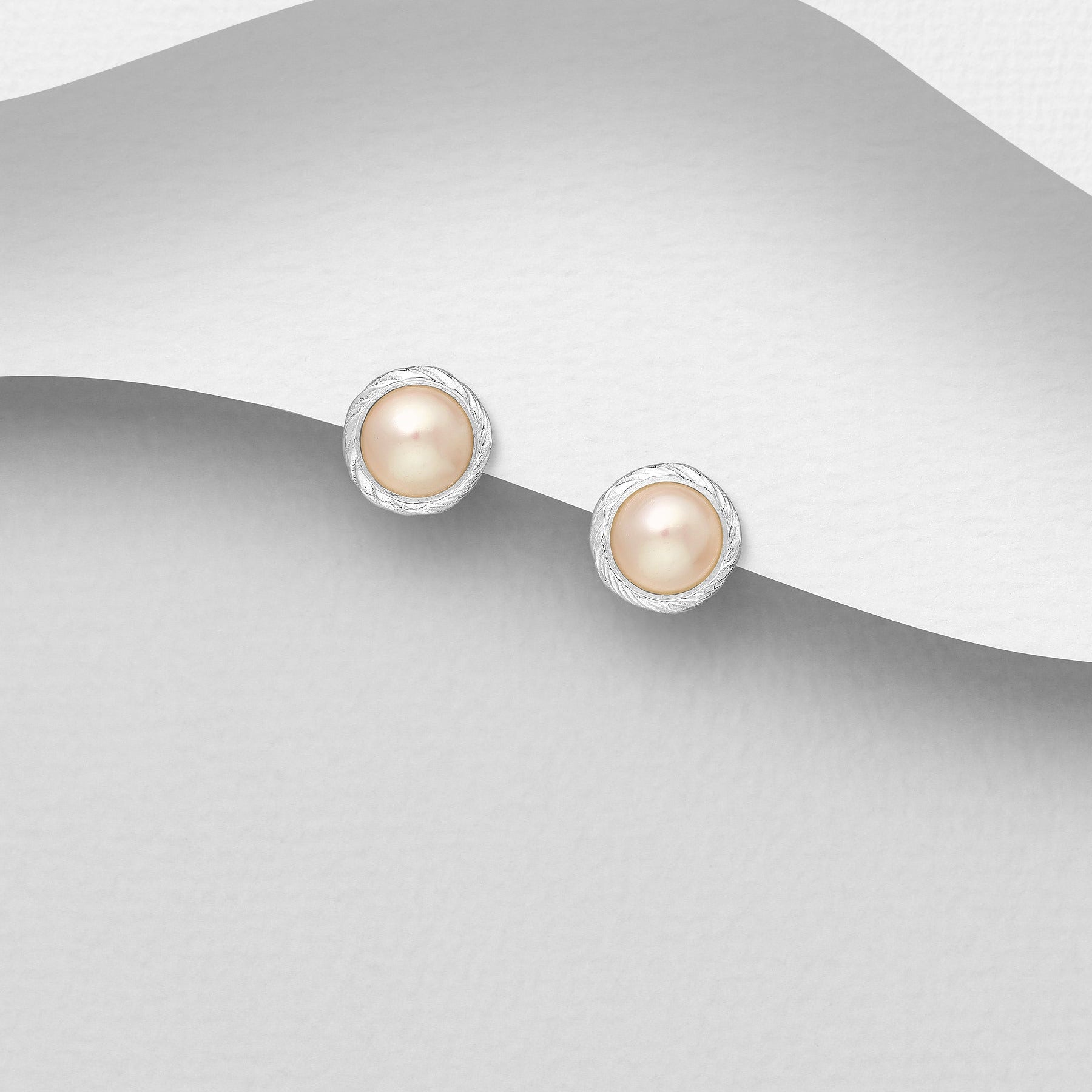 Aina-helmikorvakorut – hopeiset makeanvedenhelmi korvanapit Premium Collection