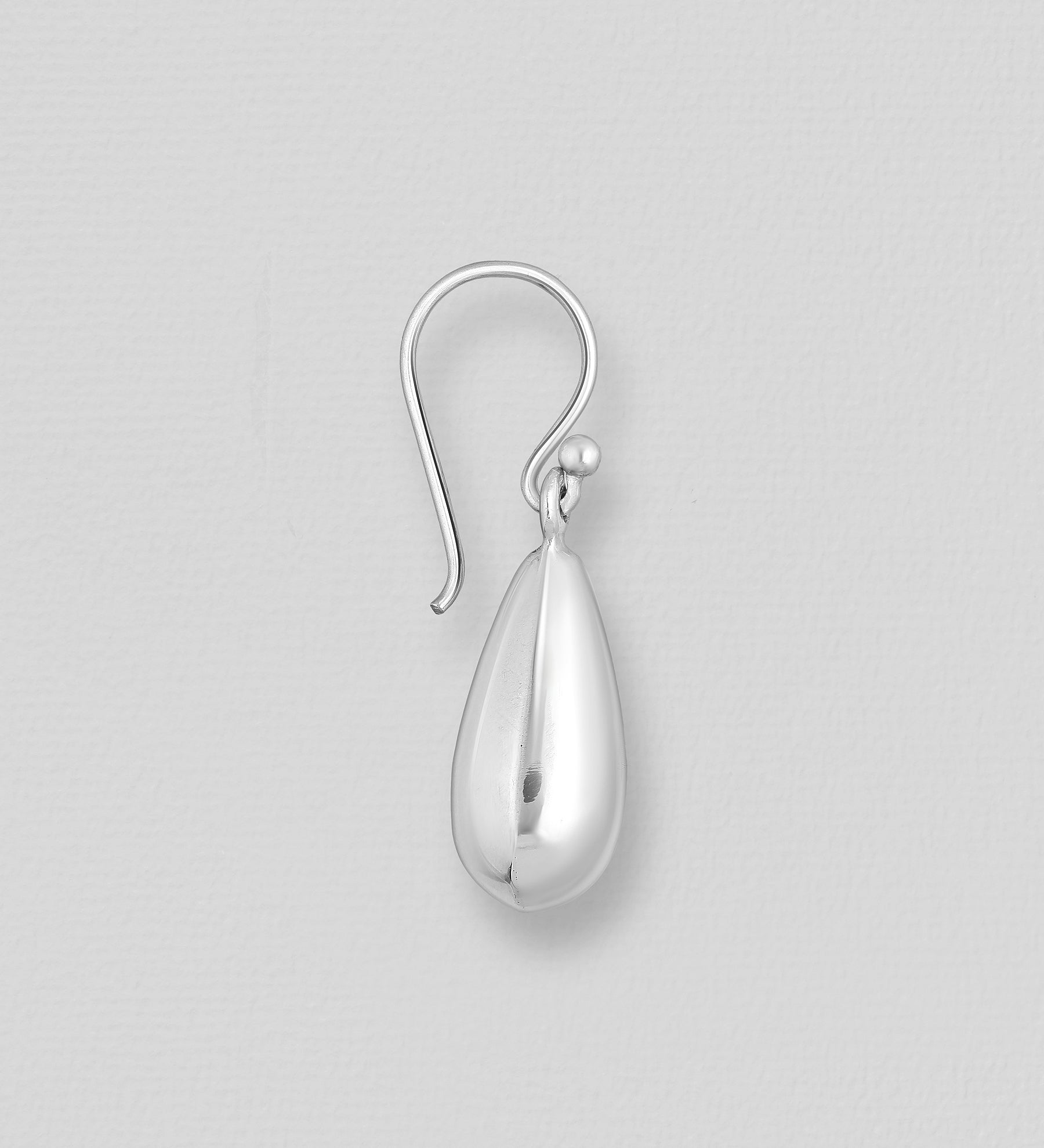 Minimalistiset sileät pisarariipuskorvakorut hopeasta