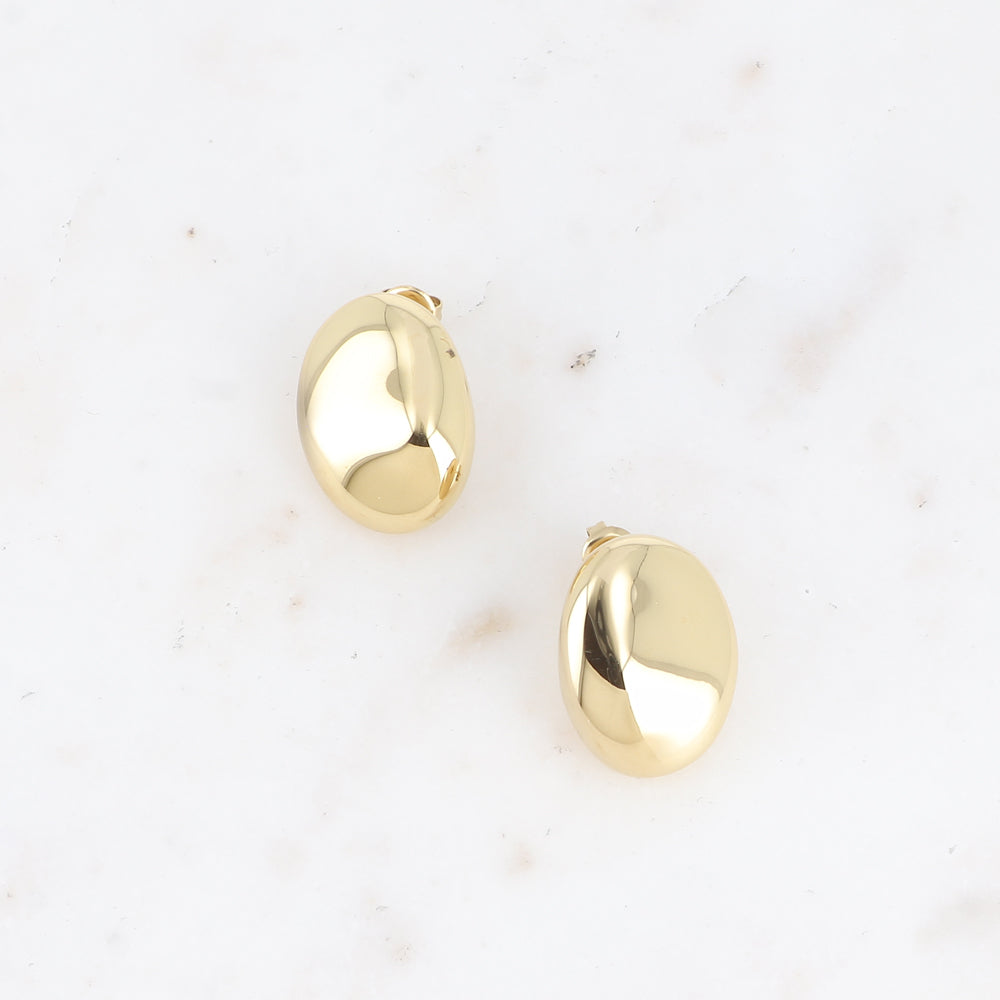 BOHM PARIS Giovanna korvakorut kultaisena lähikuvassa.