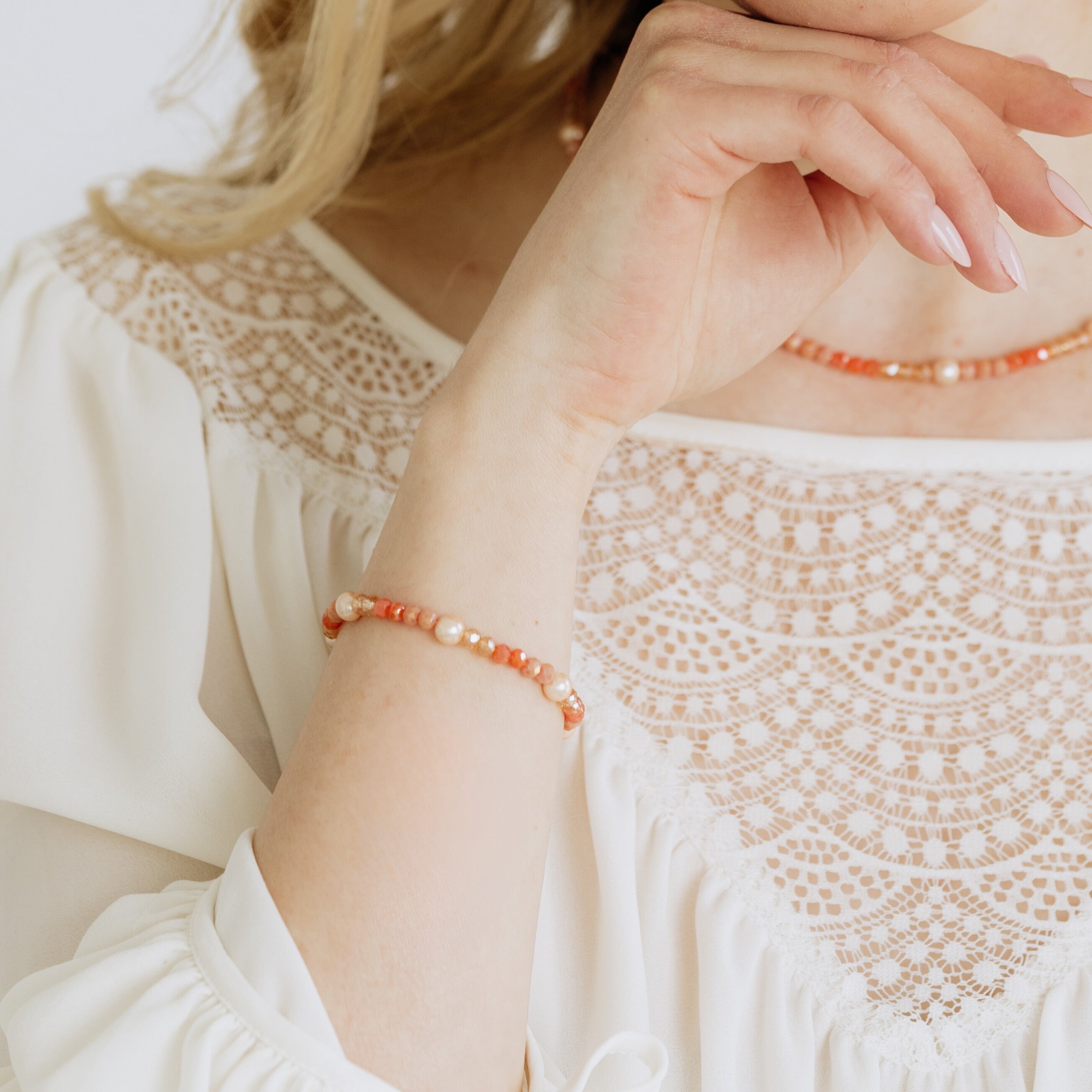 Earrings, FRENCH RIVIERA|Jasmine flower earrings (red)
