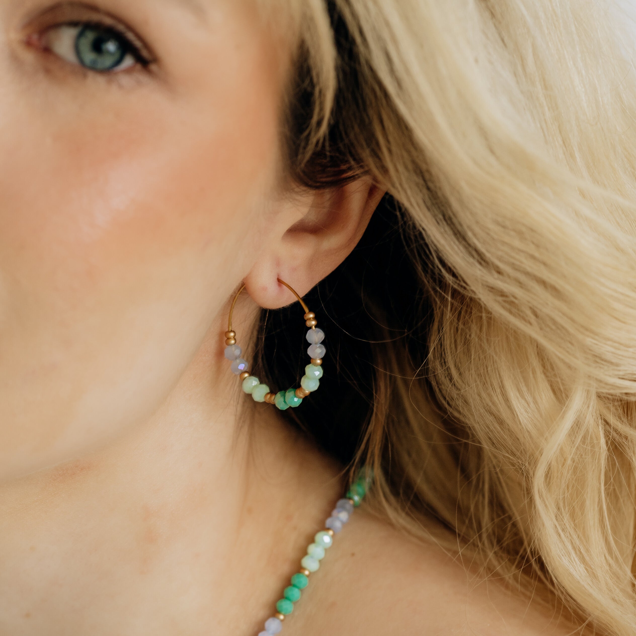 Earrings, FRENCH RIVIERA | Jolie pearl earrings (white, silver)