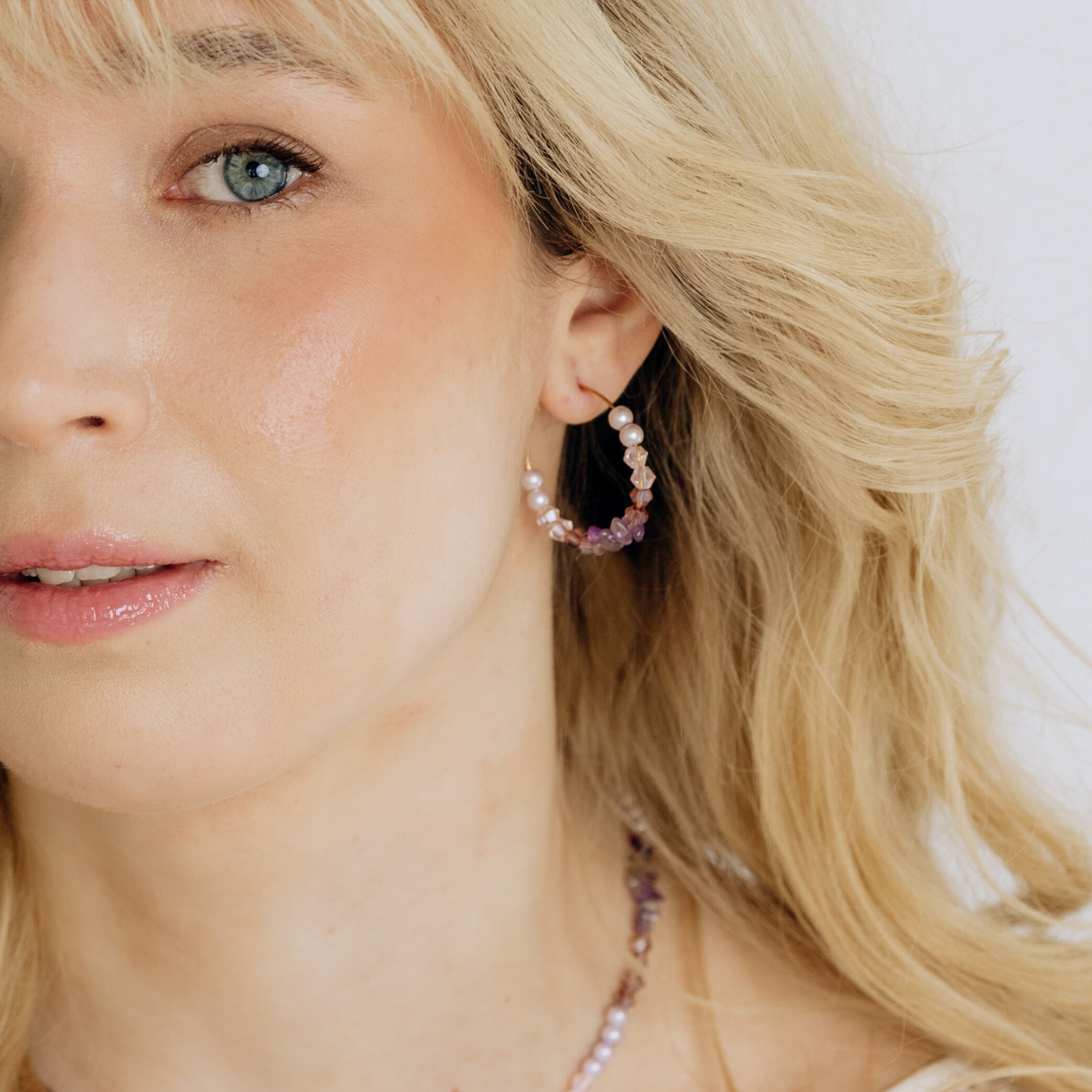 Earrings, FRENCH RIVIERA | Jolie pearl earrings (white, silver)