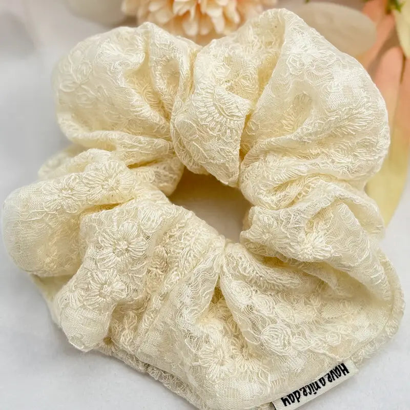 luonnonvalkoinen pitsi hiusdonitsi scrunchie