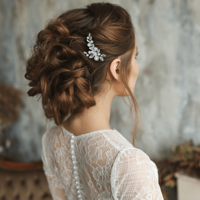 ATHENA BRIDAL | Stéphanie -helmikoristeinen hiuskoru klipsillä (hopea)