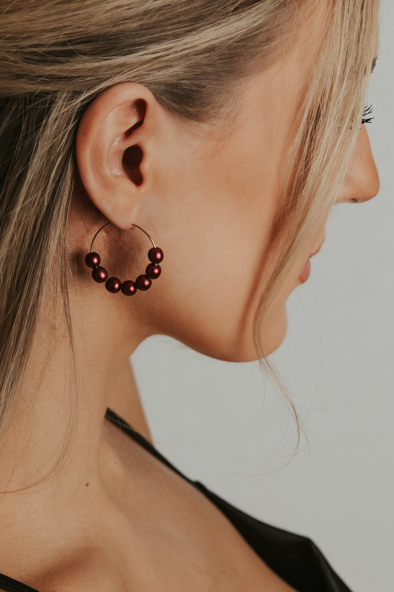 Jolie Bordeaux –käsintehdyt helmirenkaat (hohtava punainen, kulta)