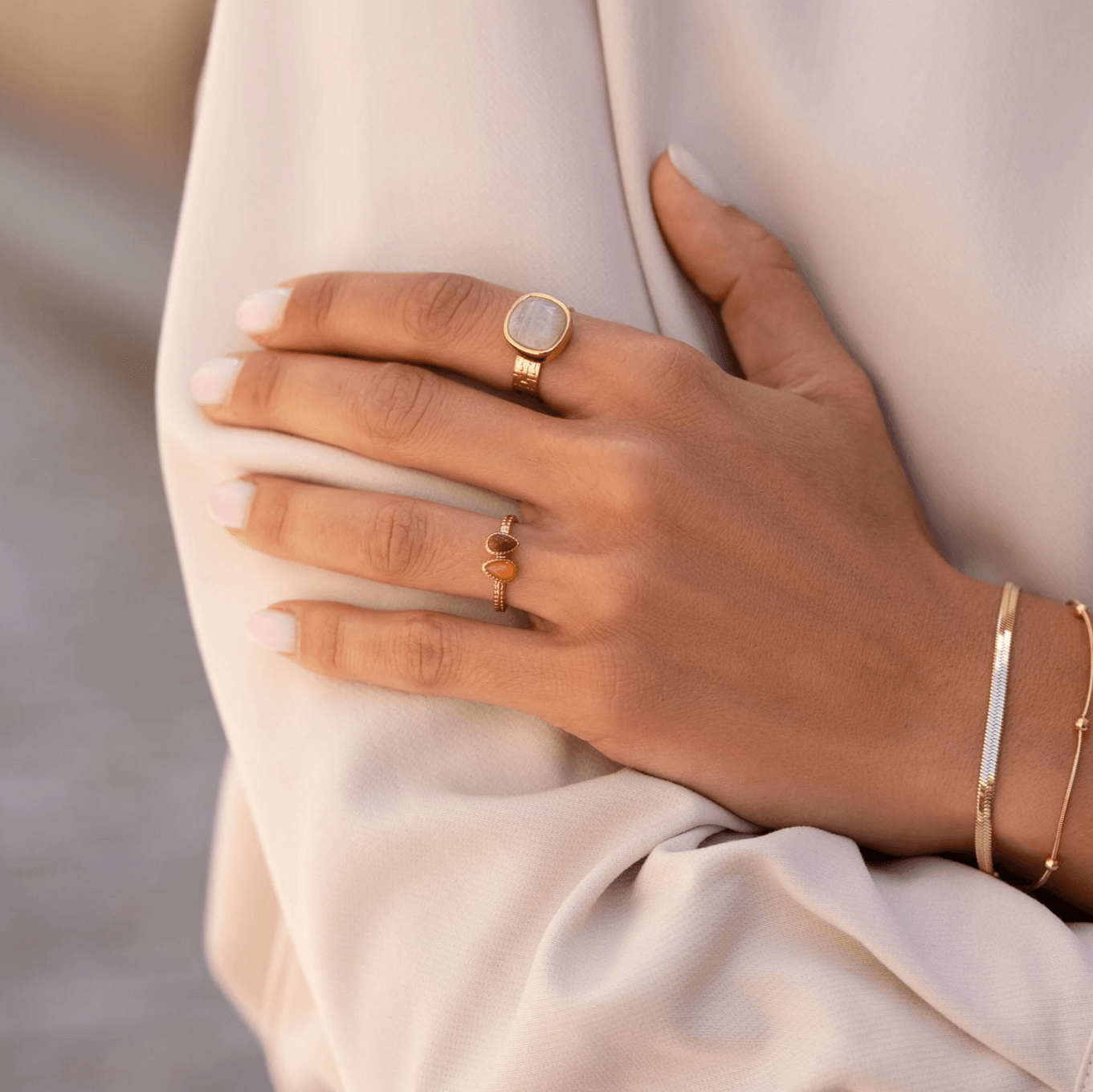 BOHM PARIS | Bague Sivaria -opaalinhohtoinen kirurginterässormus