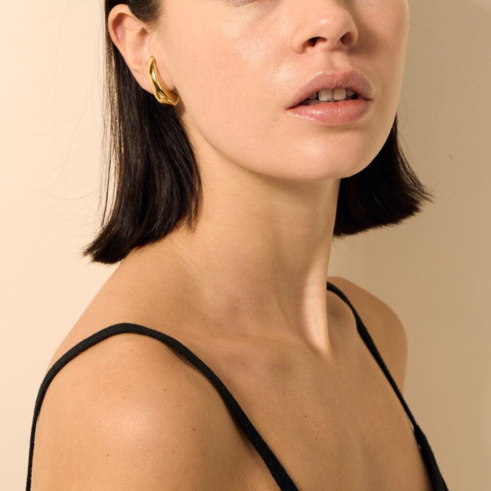 FRENCH RIVIERA | Vivien -kirurginteräksiset modernit napit (hopea)