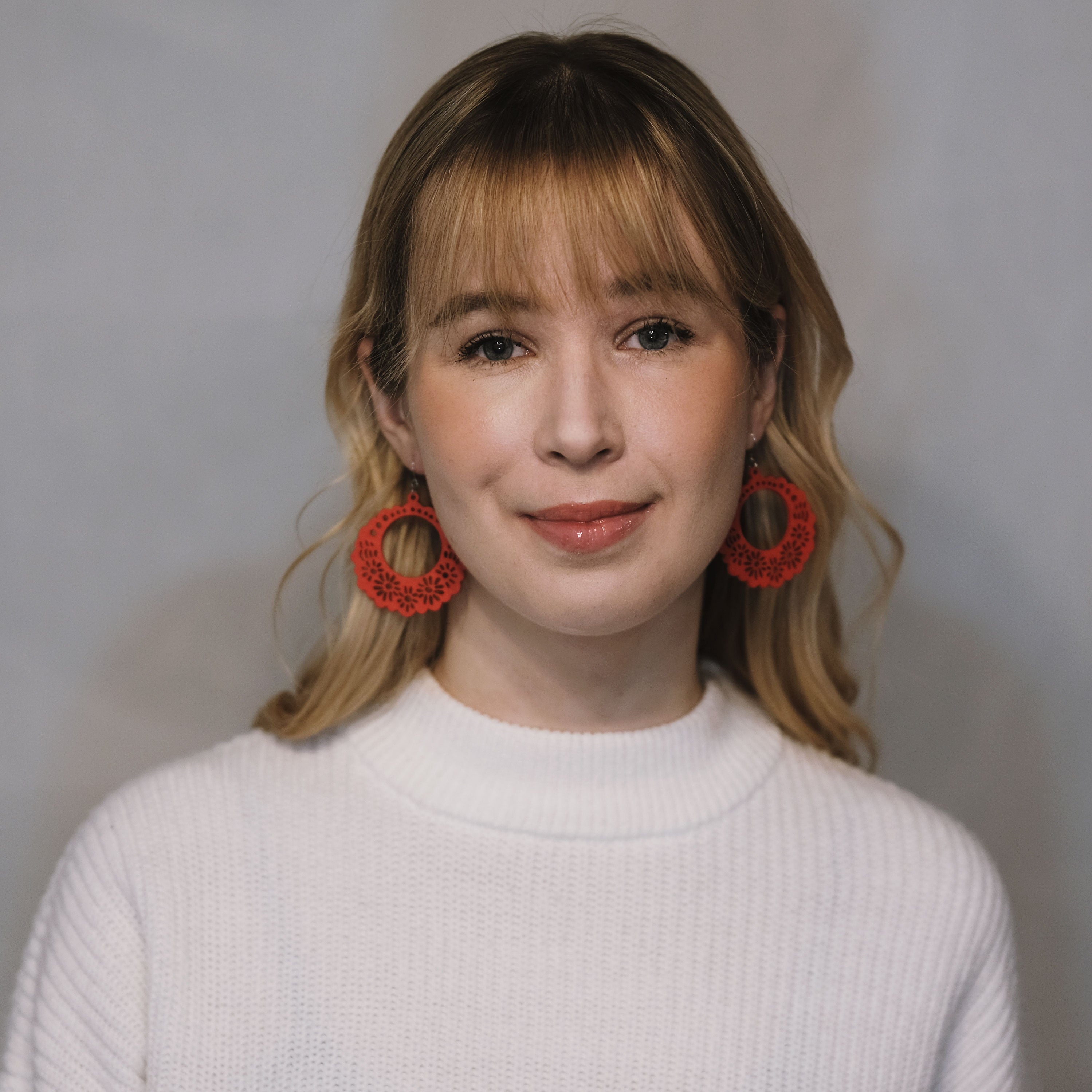 Pitsimarja – puiset punaiset pitsikorvakorut