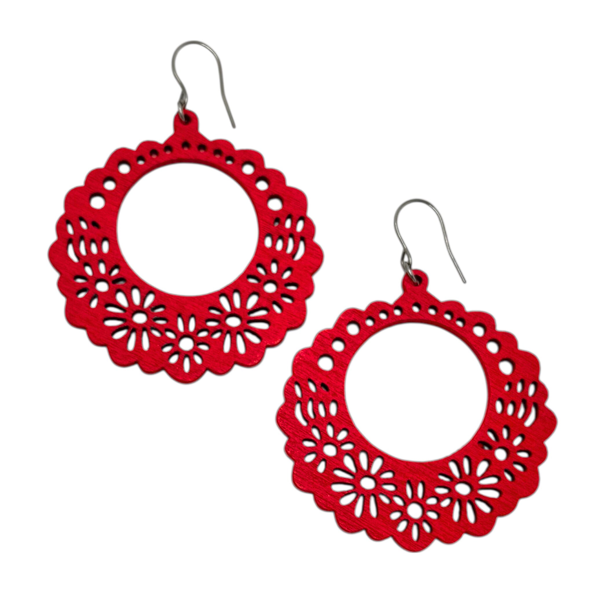 Pitsimarja – puiset punaiset pitsikorvakorut