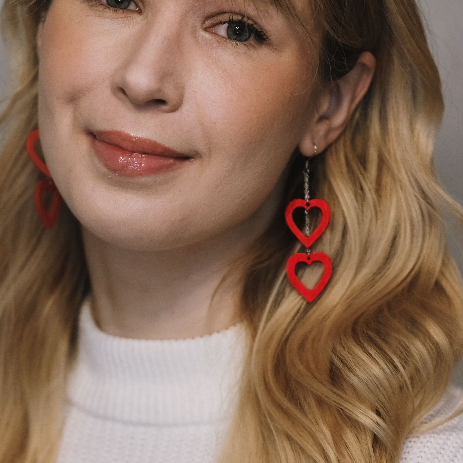 Onnensydän – puiset punaiset sydänkorvakorut