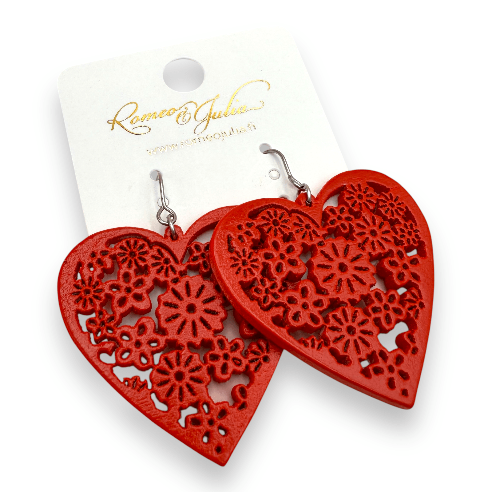 Puiset korvakorut, Sydän (punaiset pitsikoristeiset puukorvakorut)