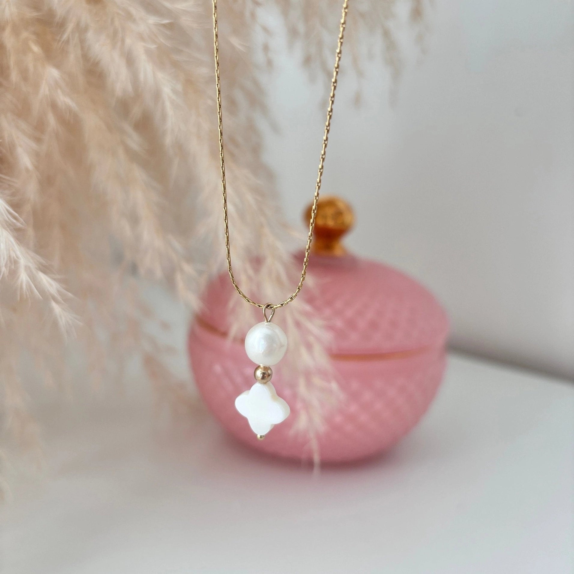 DUESTELLE ITALIA Fleur De Pearl helmikaulakoru