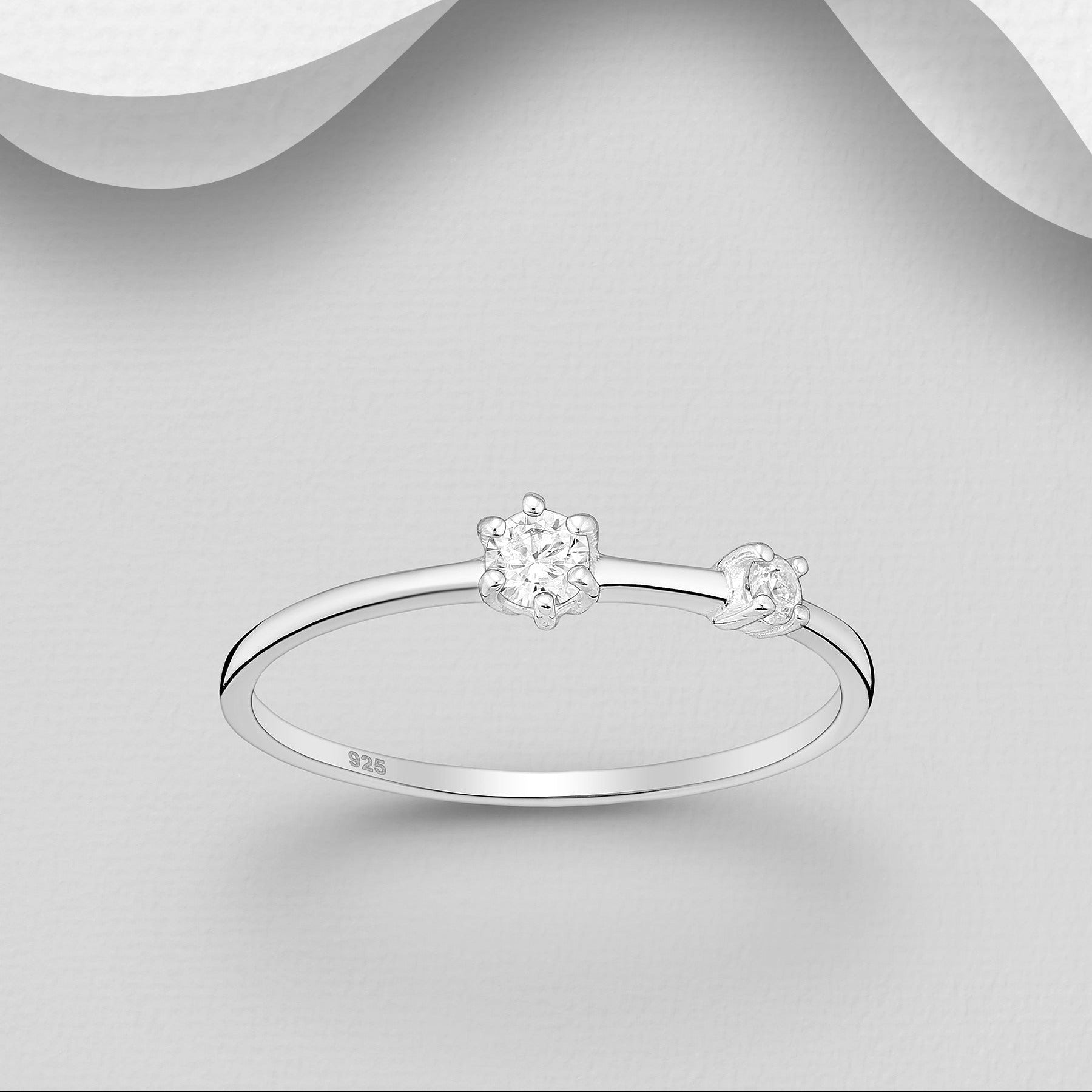 Minimalistinen 925 hopeasormus kahdella kirkkaalla kivellä, elegantti arkeen..