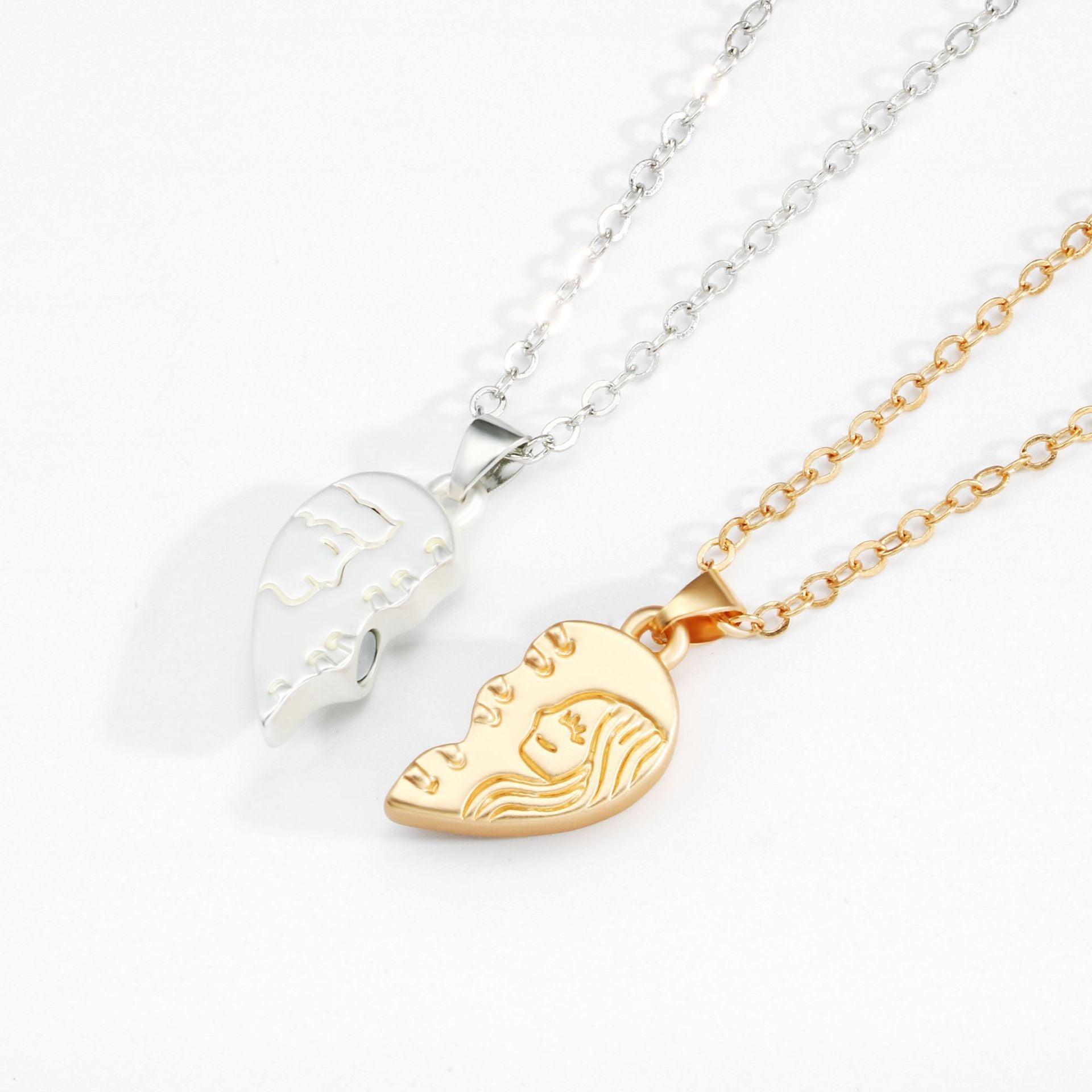Gold Love Couple Necklace -rakkauskoru